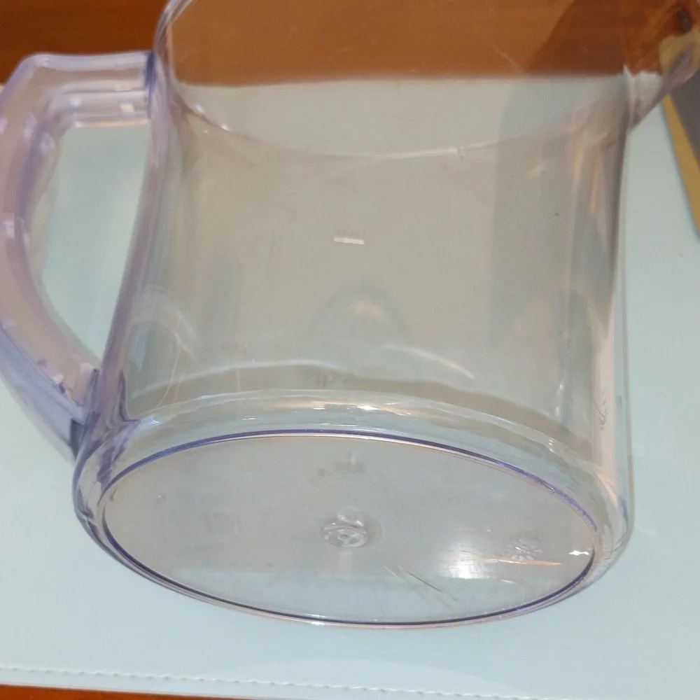 Pampered Chef Clear 2-Quart Quick Stir Pitcher with Attached Vented Stirrer - Picture 5 of 6